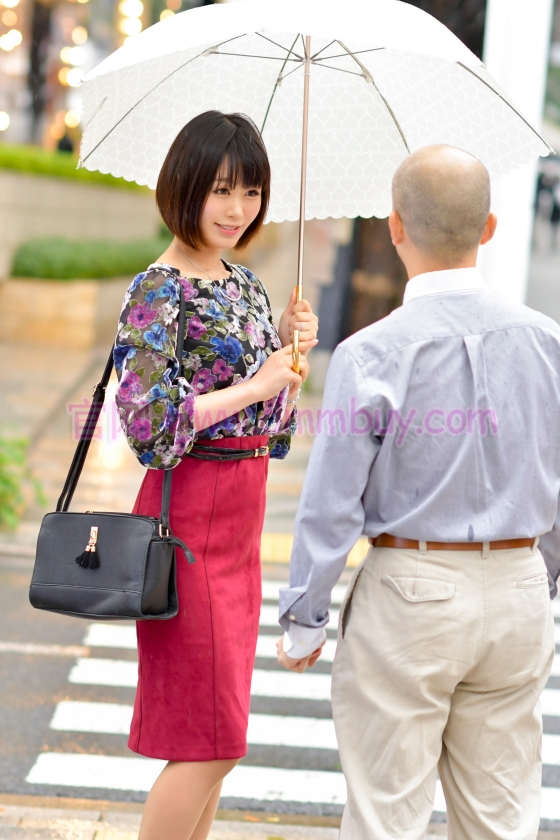 番号 300MIUM-157,家庭主妇 26 的美少女