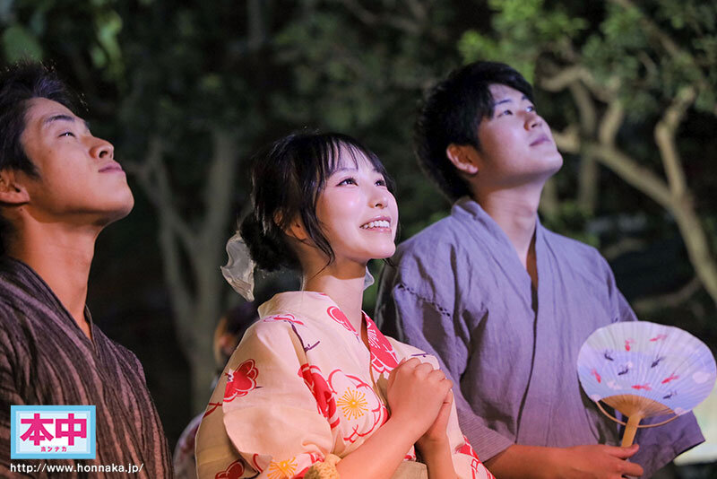 香水じゅん(香水纯)作品 HMN-637 发布！花火大会突遇暴雨，童年好友露出美乳让人忍不住推倒