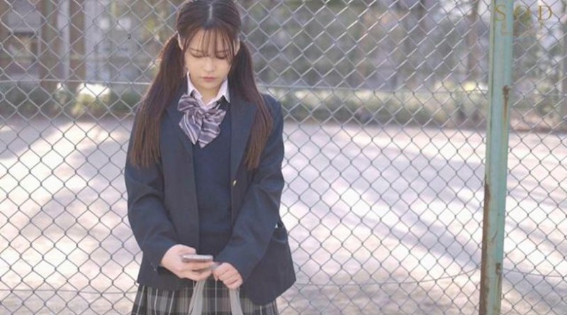 小鳥遊蘭(小鸟游兰)作品 STARS-626 发布！19 岁 F 奶女大生「青春胴体大解放」，3P 解禁「爱上被开发的快感」！