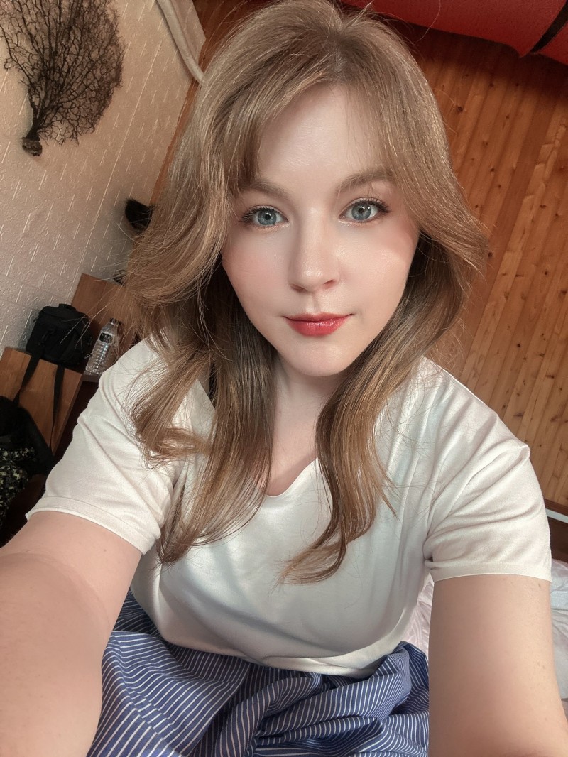 台湾片商干得好!曾来过成人展的洋妞要下马给大家看粉鲍了!