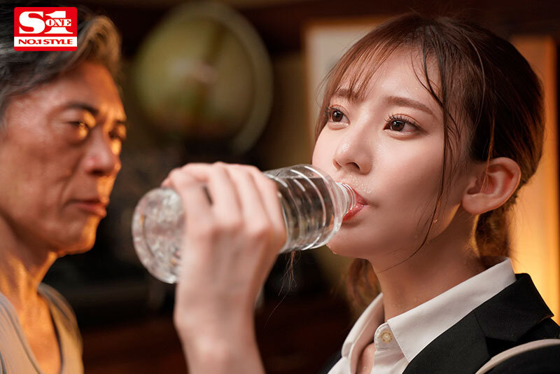 楓ふうあ(枫富爱)作品SSIS-980发布!新任女教师有够衰!第一次家访就被学生的脏臭老爸硬上!