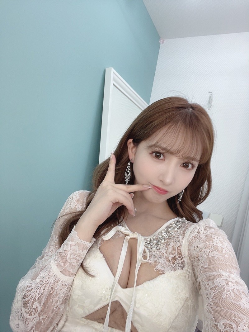 「三上悠亚」出道七周年!「性感爆乳」送粉丝福利,宣布自立门户当老板!