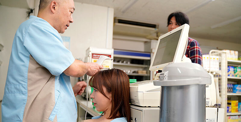 桐條紗綾(桐条纱绫)作品MEYD-898发布!为了增加便利商店打工时数!巨乳兼职人妻遭变态店长肉棒调教