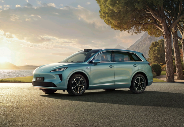 上汽集团总裁贾健旭拜访华为任正非 共商合作深化