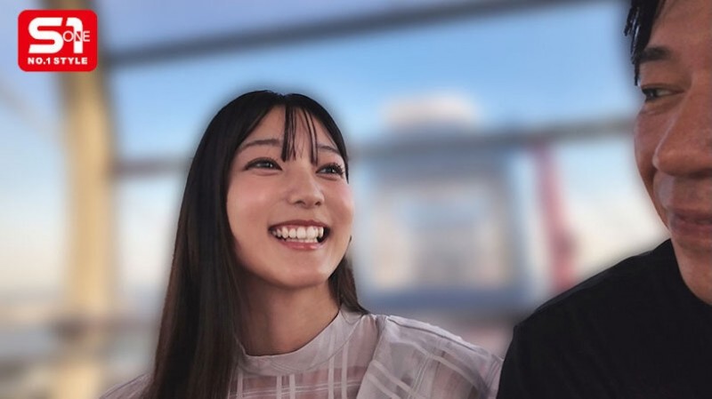 初美菜乃花(SNOS-101) 第一次的饭店过夜性爱拍摄，超渴望性爱的美乳新人！