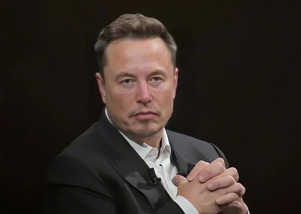 黄仁勋跌出全球前十大富翁榜单 当前个人财富约1万亿元