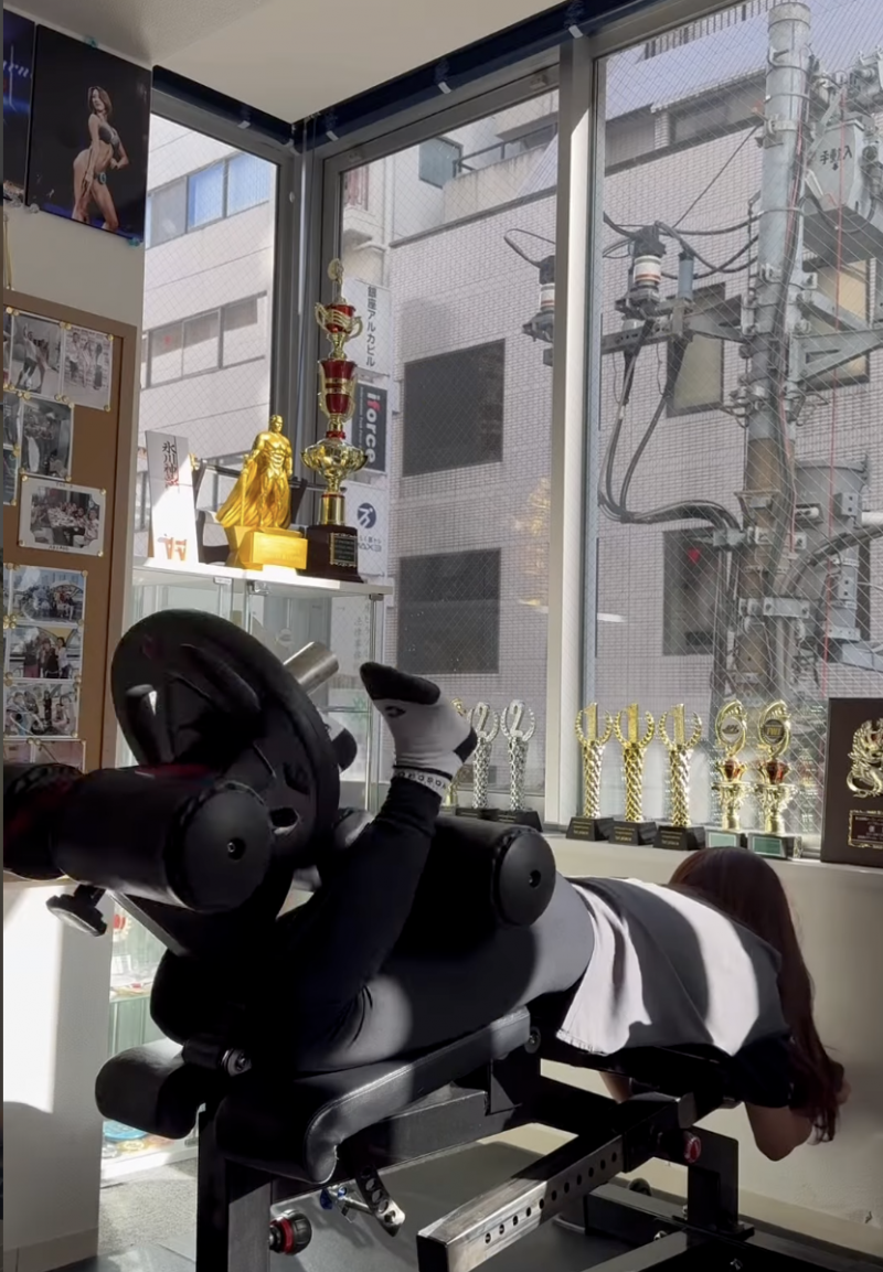 小那海あや(小那海绫):我要成为最强美尻!