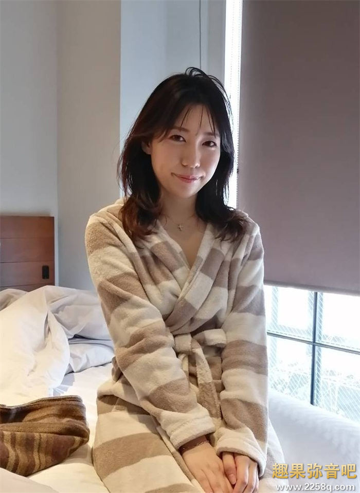 [IPIT-035]保健室里的美艳校医 杂志写真的超辣麻豆美河奈央（美河ナオ） IP社一片为限逸材出道