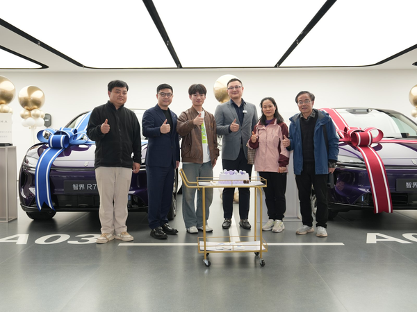 华系首台896线激光雷达实车交付,智界 R7全国七城同时开启 华系首台896线激光雷达实车交付,智界 R7全国七城同时开启