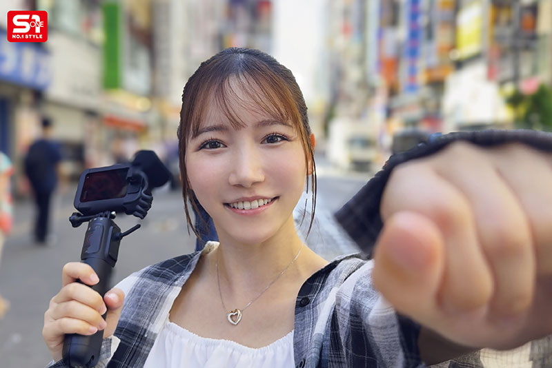 三田真鈴(三田真铃)作品SNOS-174发布!深沟美乳妹狂搭讪素人男子,在最棒时机出手…果然全中!