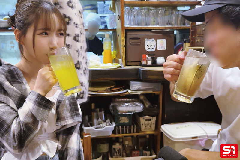 三田真鈴(三田真铃)作品SNOS-174发布!深沟美乳妹狂搭讪素人男子,在最棒时机出手…果然全中!