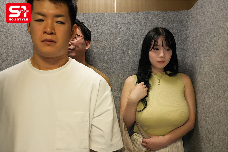 南羽琉(SNOS-135) 「巨乳人妻」兼差风俗娘，老公不在就是邻居的干到饱玩偶