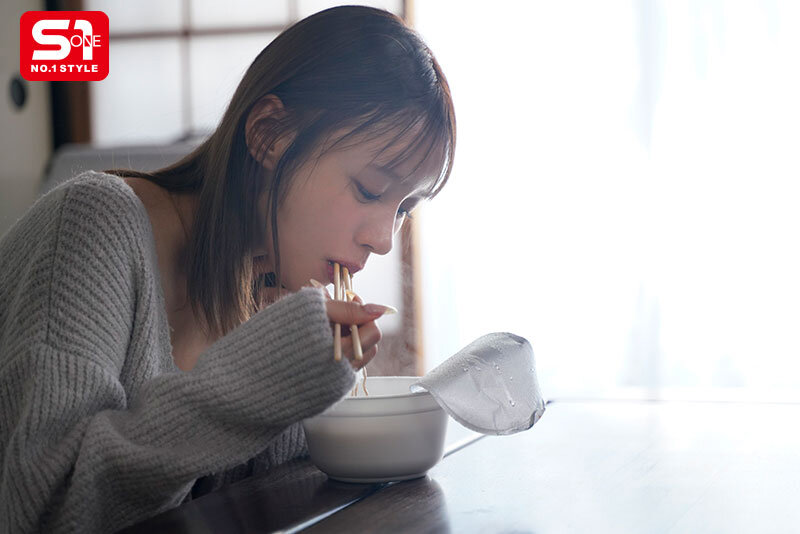 儿玉七海(SNOS-219) 放假不回家!「巨乳女大生」找舍监取暖,不小心就大干好几场