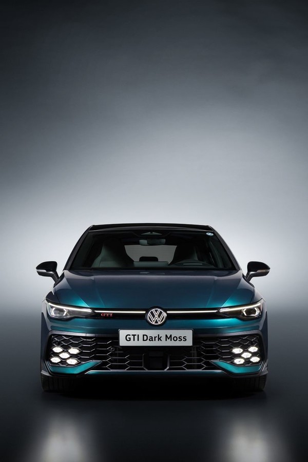 高尔夫GTI深苔绿限量版 大众高尔夫GTI 50周年限量版开启预售 数量仅100台